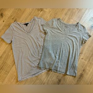*BUNDLE* Banana Republic Women's Short Sleeve V Neck Tees